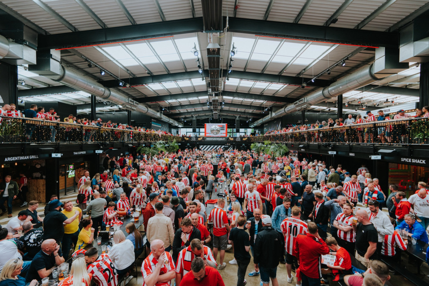 Top 10 Essential Pubs in England to Experience Every Match Like Being at the Stadium
