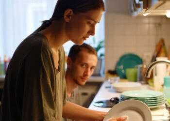 Свекровь решила «пожить у нас», а я — жить без них обоих