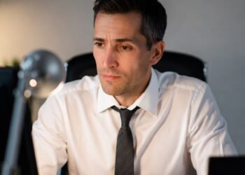 Её бутерброды спасли меня. Через десять лет я спас её