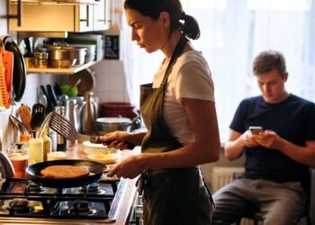 Дверь, которую она закрыла тихо