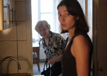 Она пришла с ключом, а я собрала вещи