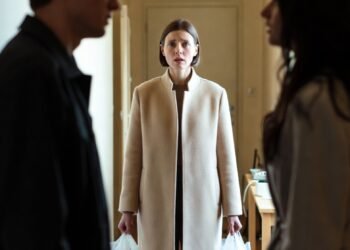 Муж шептал любовнице про квартиру