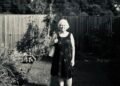 Соседка (75 лет) отдала мне ключи, чтобы я поливала цветы.