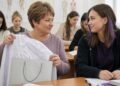 В сорок шесть я снова села за парту — муж попросил не позорить детей