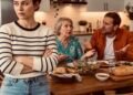 — Раз вам всё невкусно, с сегодняшнего дня готовьте себе сами